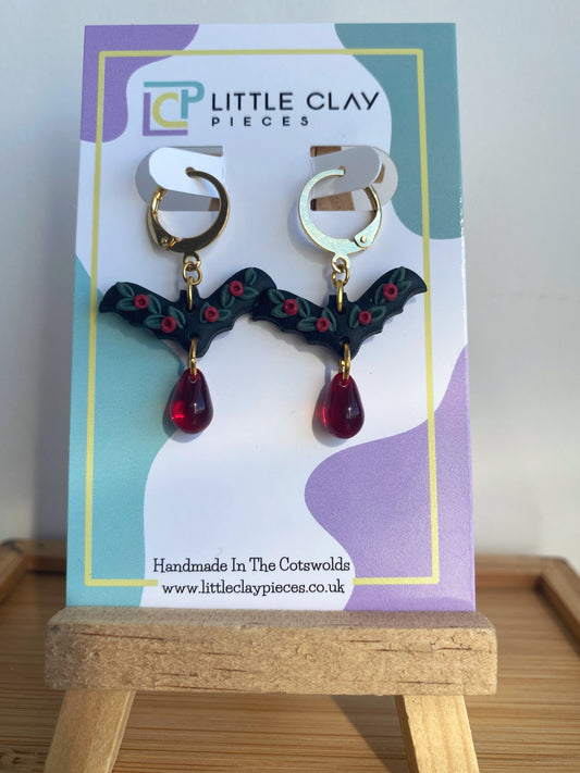 Delicate Bat Huggies