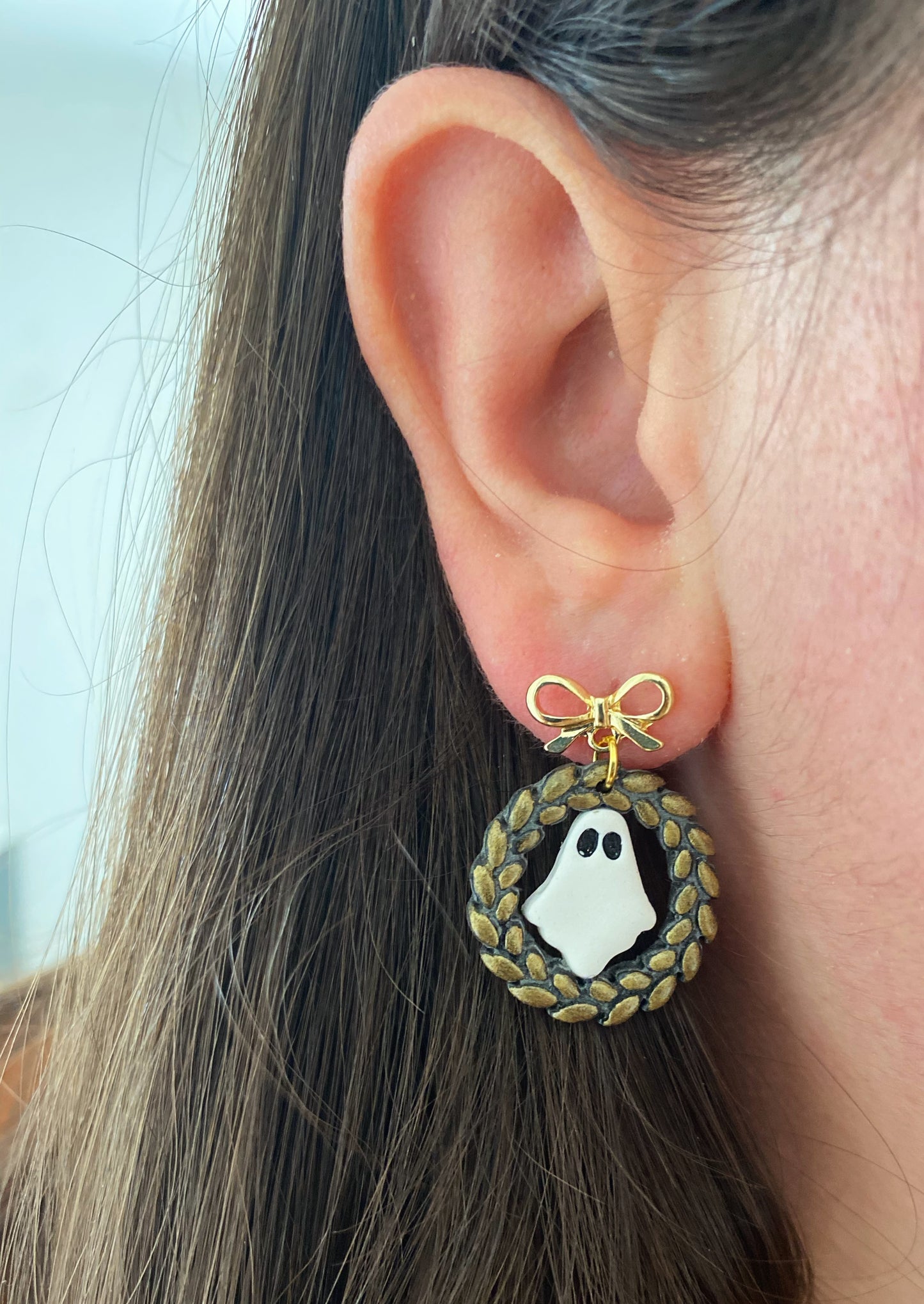 Ghost Wreath Bow Earrings