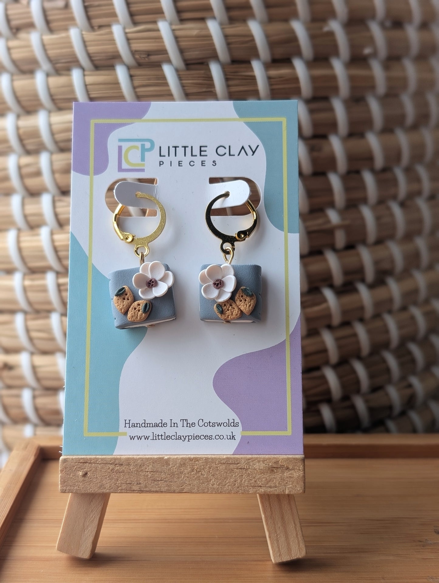 Lemon Daisy Book Huggies